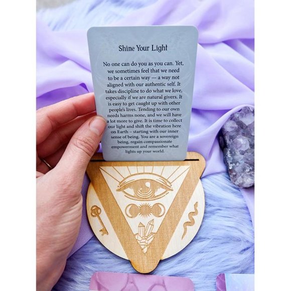 Beyond Lemuria Oracle Cards by Izzy Ivy - Picture 4 of 4